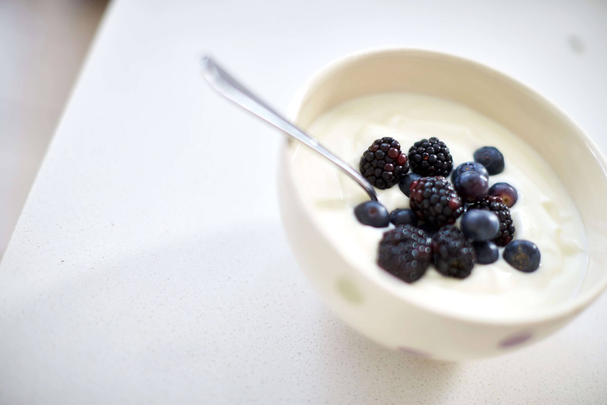 mixed-berries-with-greek-yoghurt